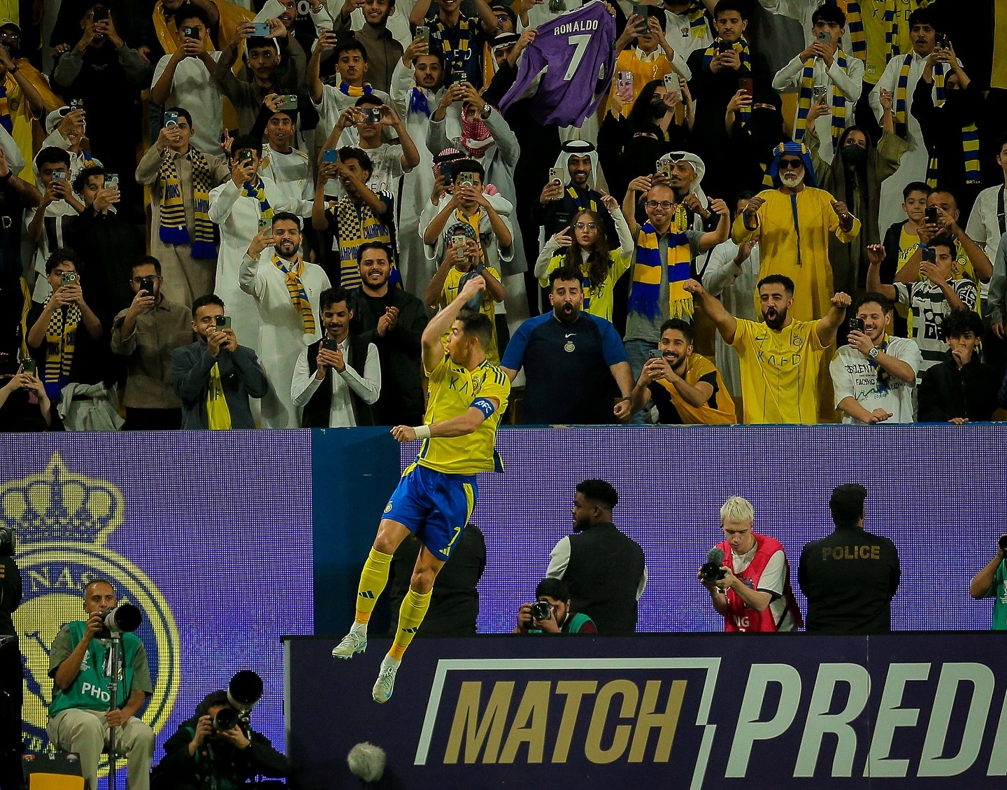 蜂鸟电竞入口-包含切尔西主场大捷，球员赛后激动庆祝胜利，得到参加只是进入.的词条