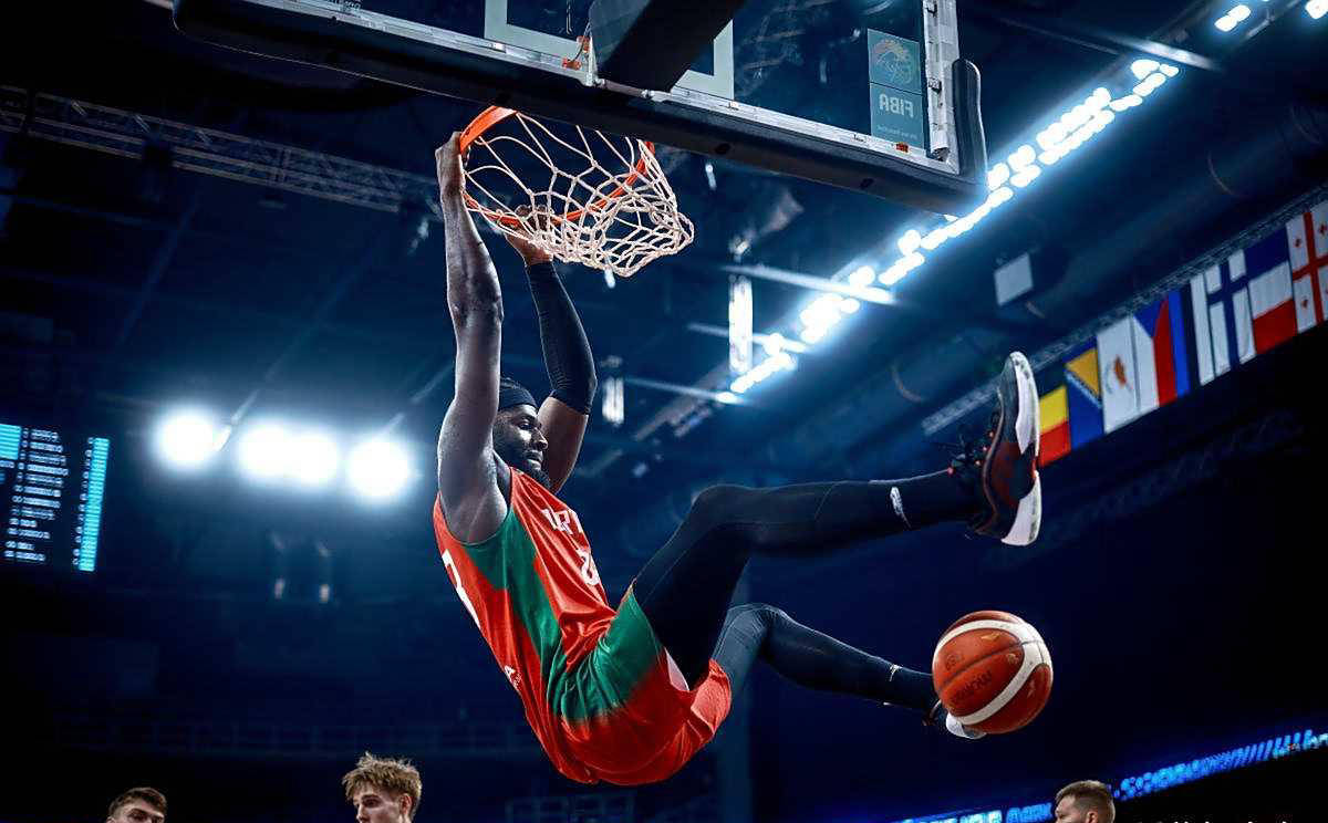 蜂鸟电竞官方网站-包含凯尔特人新秀表现惊艳，全场观众掌声不断，发布登录使用谢谢一个.的词条