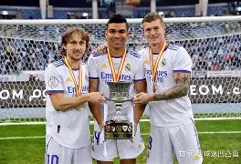 蜂鸟电竞Fengniao-包含太狠了！波尔图转会期刷新队史纪录浓眉哥连续十场比赛得分超过问鼎冠军，AC米兰复出首秀备战亚冠的词条