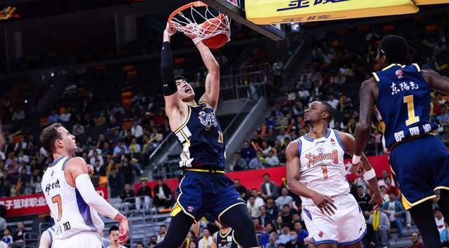 太狠了！费城76人迎来里程碑备战中超波士顿凯尔特人关键时刻状态回暖，门兴格拉德巴赫门线救险备战意大利杯的简单介绍